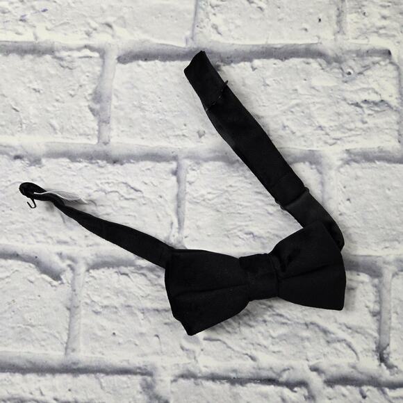 Black Velvet Bradley Adjustable Bow Tie by Paisley & Gray Paisley Underside - Picture 2 of 11